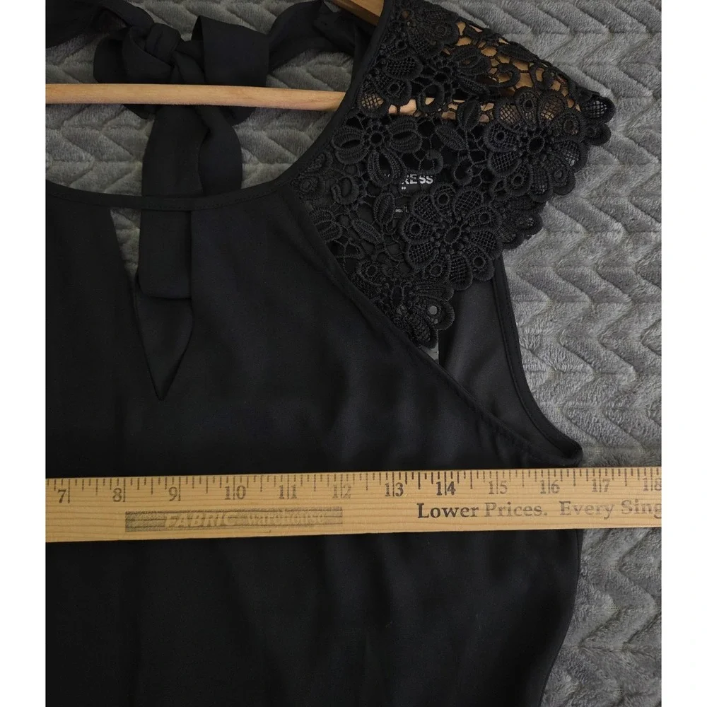 *NEW w/Tags Express Lace‎ Crochet Tie Short Sleeve Romper Jumpsuit Black Size 4